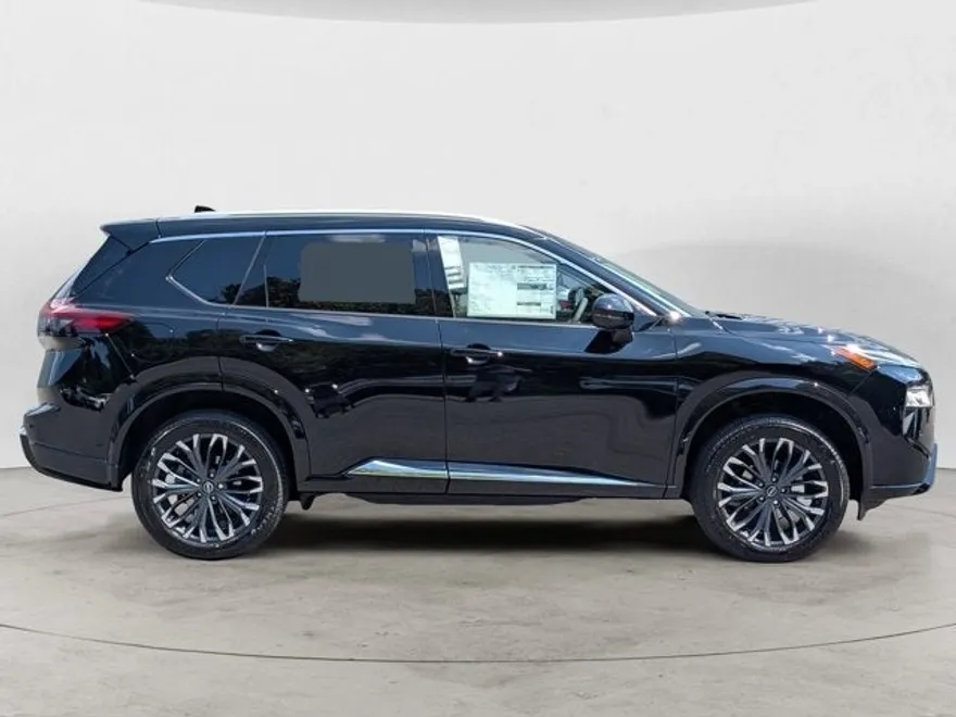 2026 Nissan Rogue Platinum photo 1