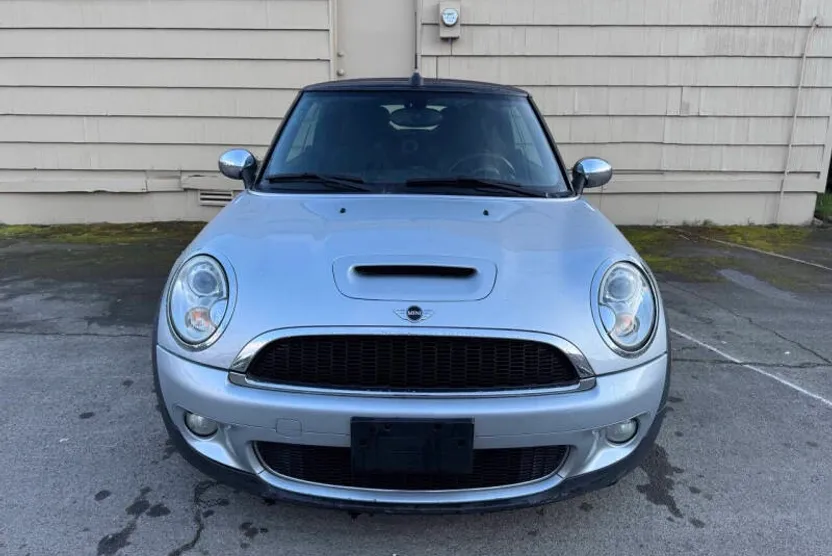 2010 Mini Cooper S 2 Door Convertible photo 1