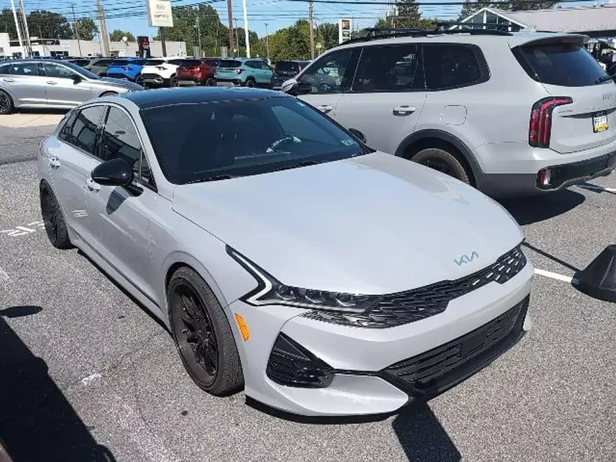 2022 Kia K5 GT-Line photo 1