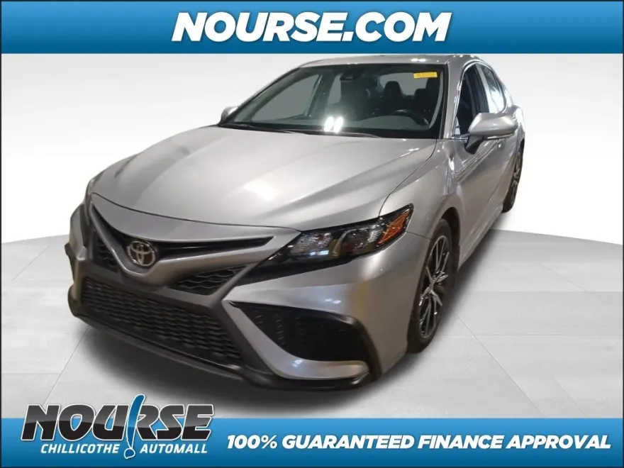 2021 Toyota Camry SE photo 1