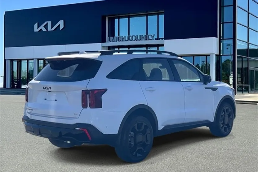 2026 Kia Sorento X-Line photo 1