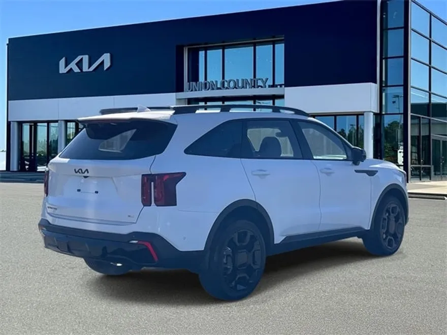 2026 Kia Sorento X-Line photo 1