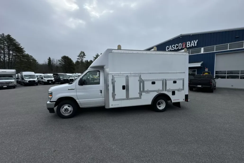 2026 Ford E-350 Base photo 1