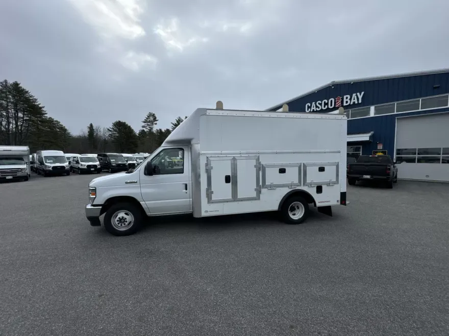 2026 Ford E-350 Base photo 1