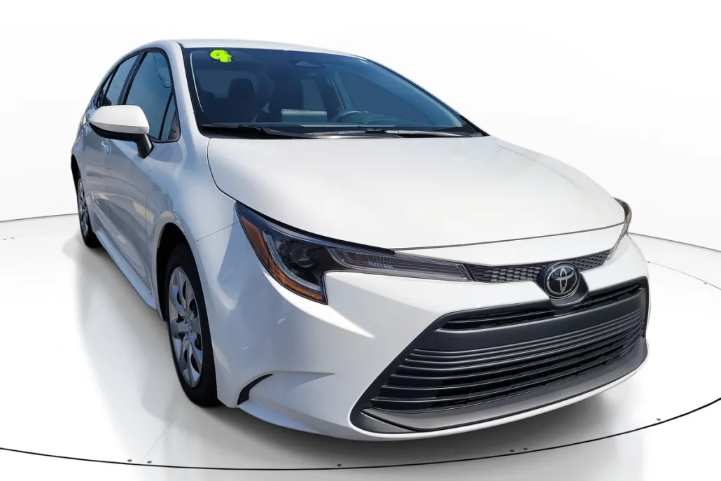 2024 Toyota Corolla LE photo 1