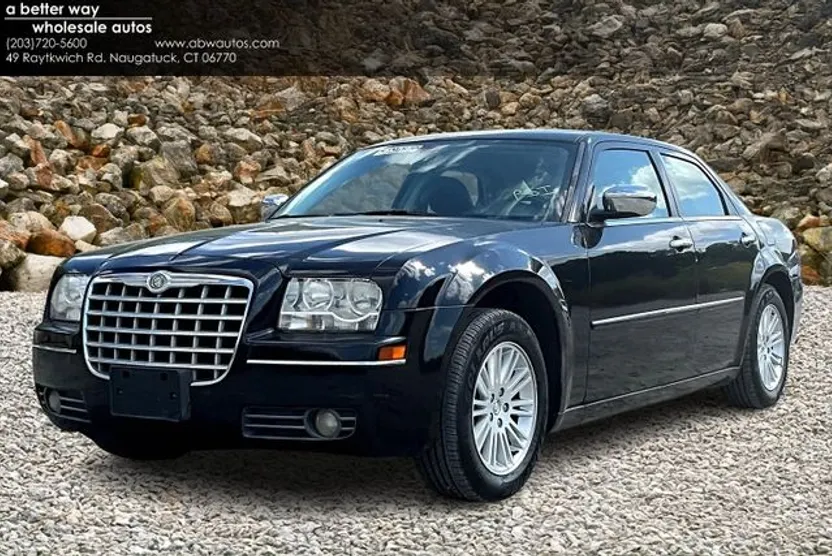 2010 Chrysler 300 Touring photo 1