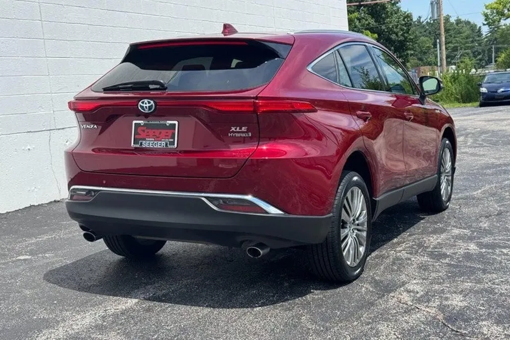 2021 Toyota Venza XLE photo 1