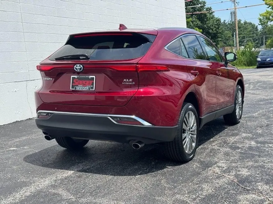 2021 Toyota Venza XLE photo 1