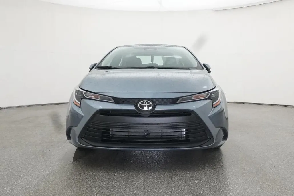 2025 Toyota Corolla LE photo 1