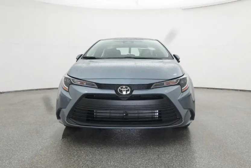 2025 Toyota Corolla LE photo 1