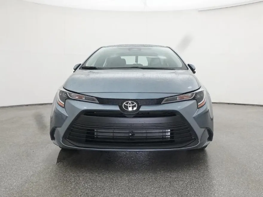 2025 Toyota Corolla LE photo 1
