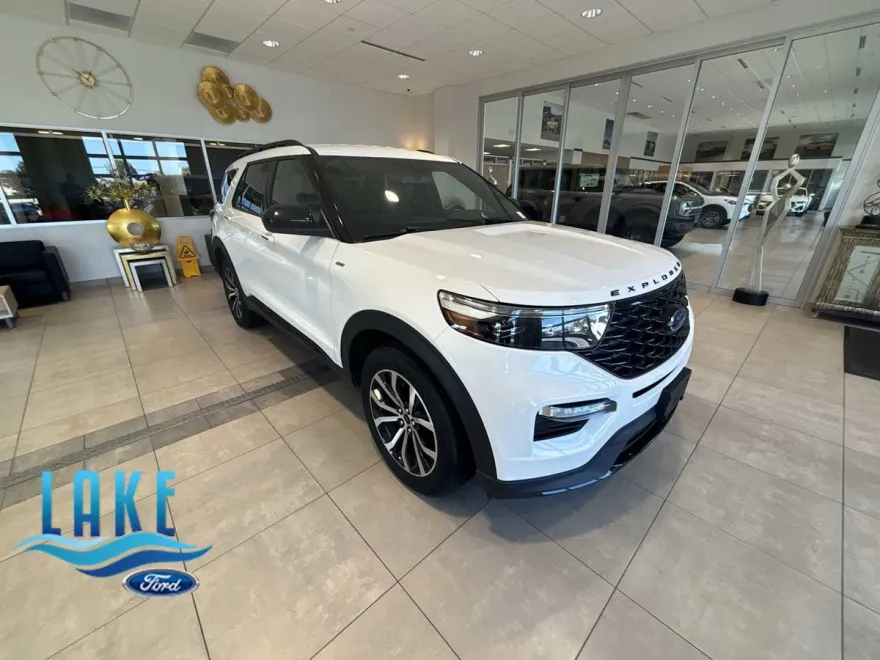 2022 Ford Explorer ST-Line photo 1