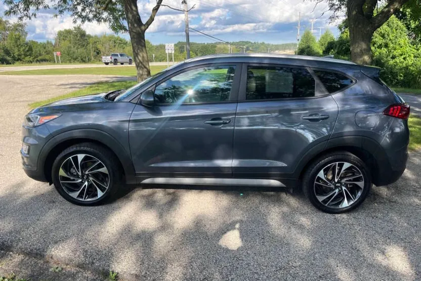 2021 Hyundai Tucson Sport photo 1