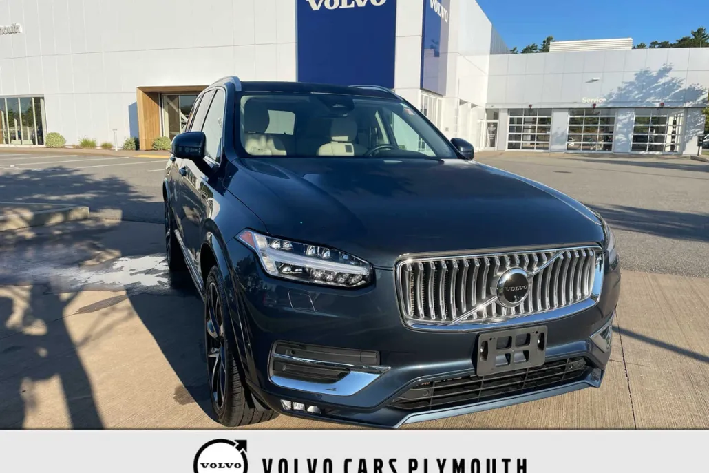 2023 Volvo XC90 B5 AWD Plus photo 1