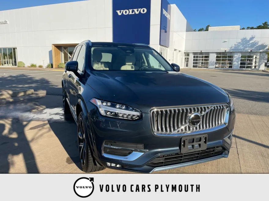 2023 Volvo XC90 B5 AWD Plus photo 1