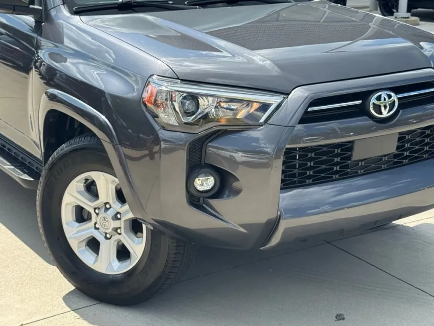 2023 Toyota 4Runner SR5 photo 1