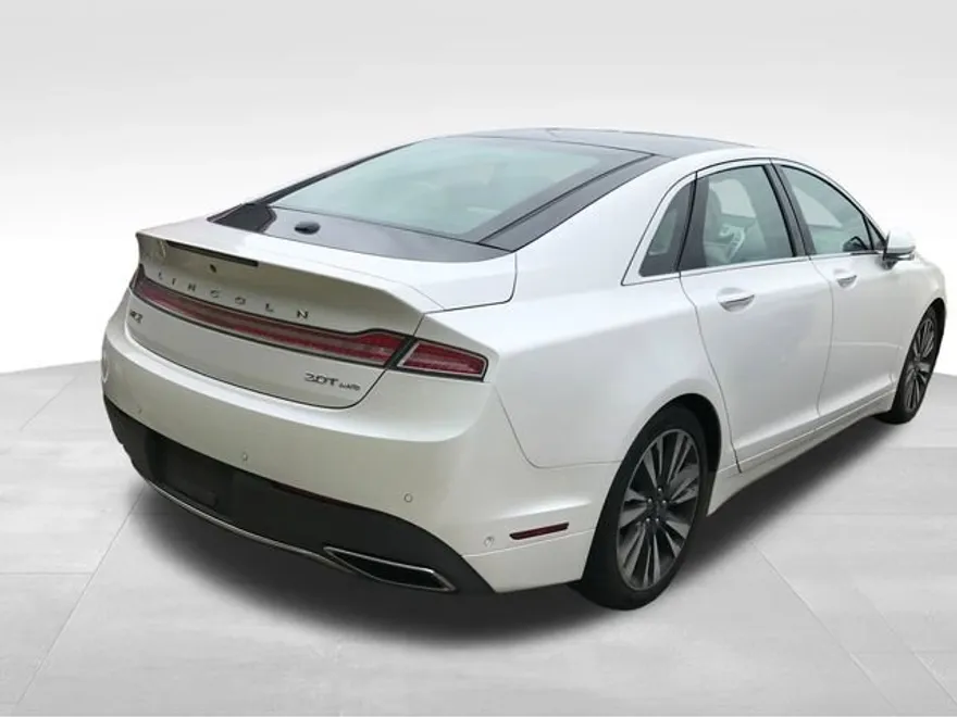2017 Lincoln MKZ Reserve photo 1