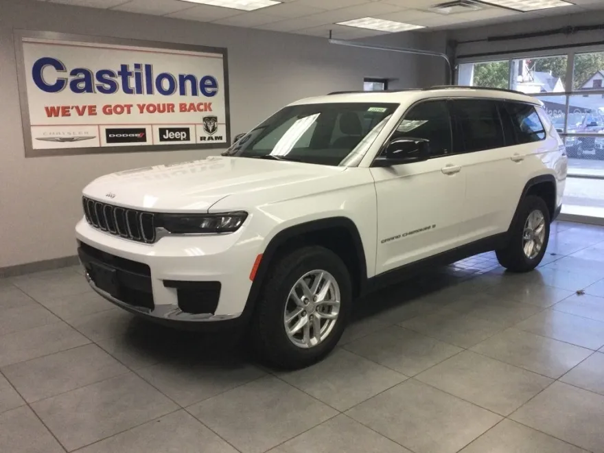 2025 Jeep Grand Cherokee Laredo X photo 1