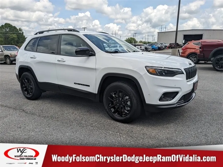 2023 Jeep Cherokee Altitude photo 1