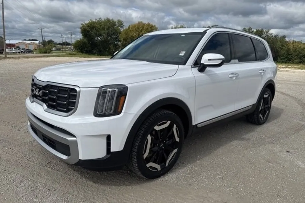 2023 Kia Telluride S photo 1