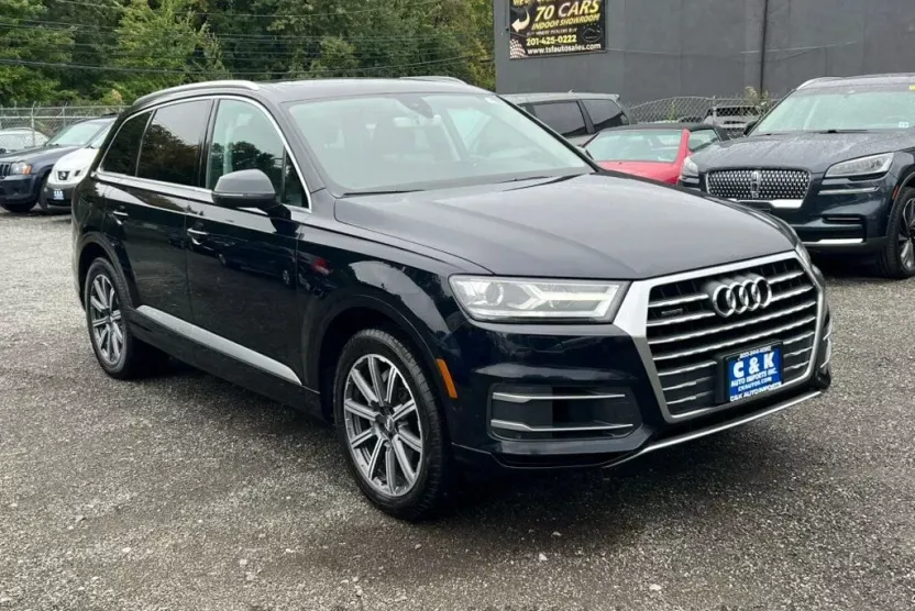2017 Audi Q7 3.0T Premium Plus photo 1