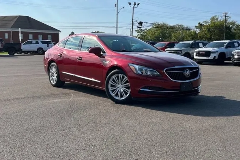 2018 Buick LaCrosse Essence photo 1