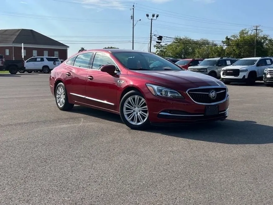 2018 Buick LaCrosse Essence photo 1