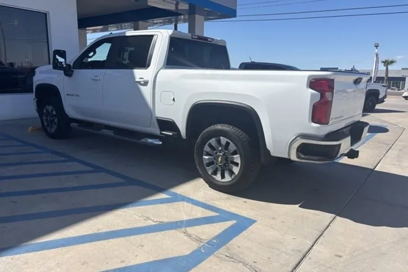 2023 Chevrolet Silverado 2500HD LT photo 1