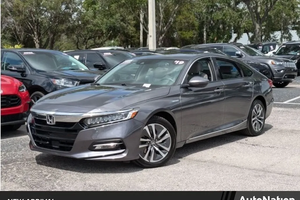 2019 Honda Accord Hybrid Touring photo 1
