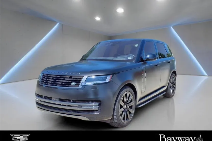 2023 Land Rover Range Rover SE photo 1