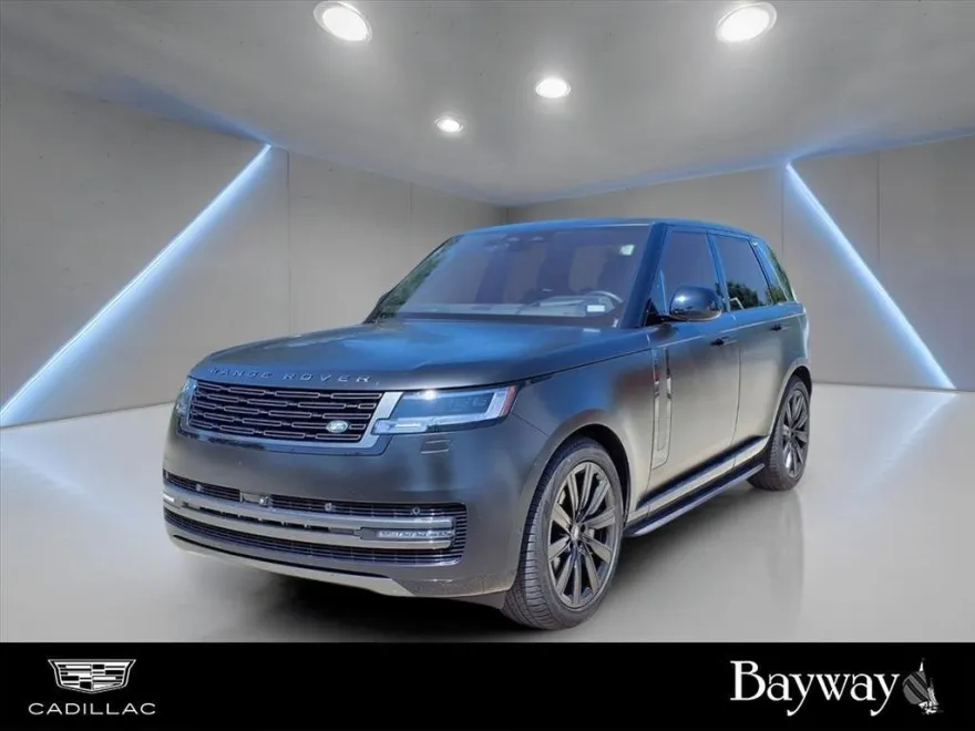 2023 Land Rover Range Rover SE photo 1