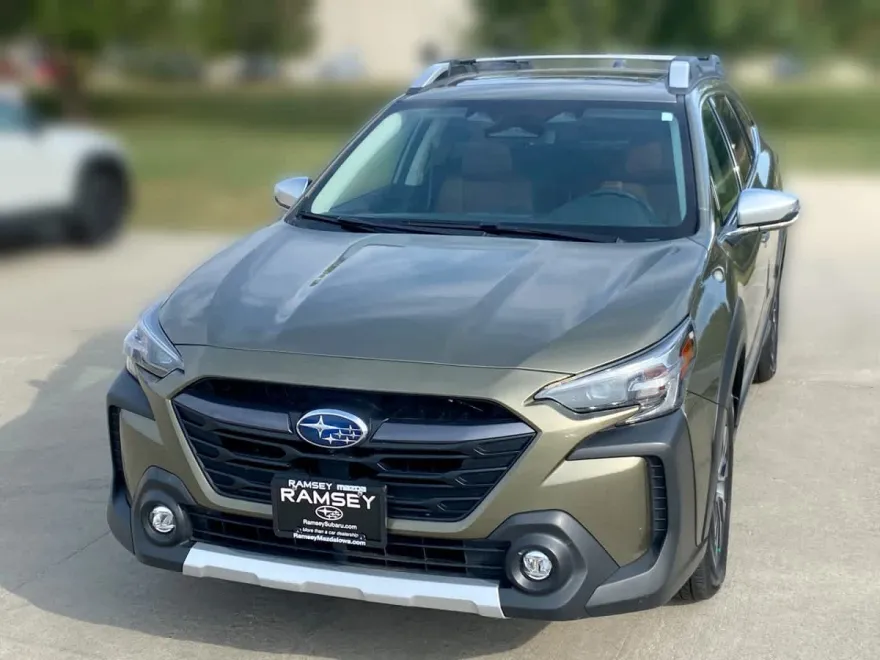 2023 Subaru Outback Touring XT photo 1