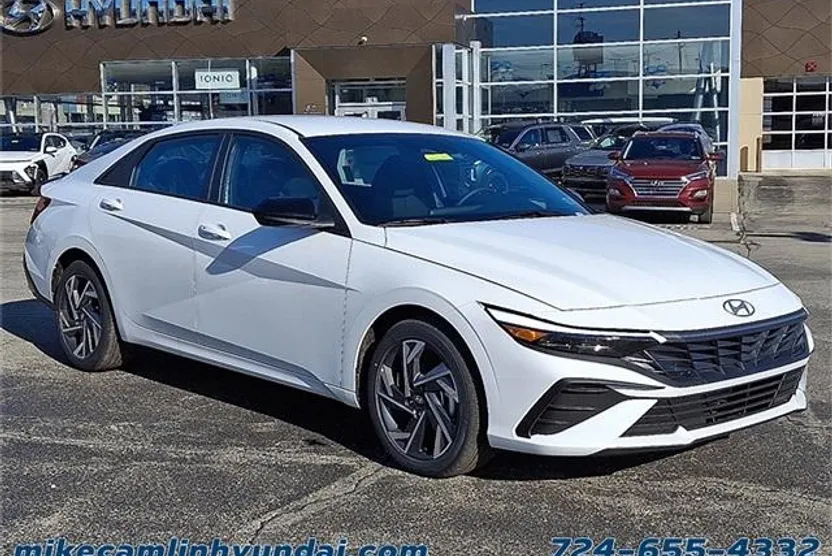 2025 Hyundai Elantra SEL Sport photo 1