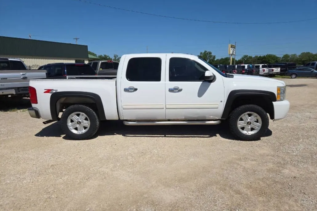 2009 Chevrolet Silverado 1500 LT photo 1