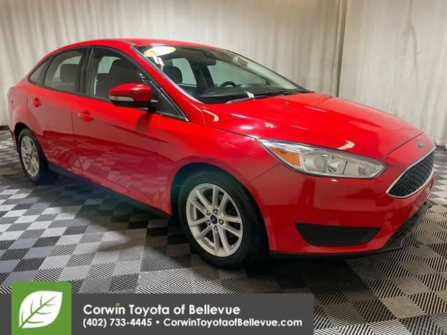2017 Ford Focus SE photo 1