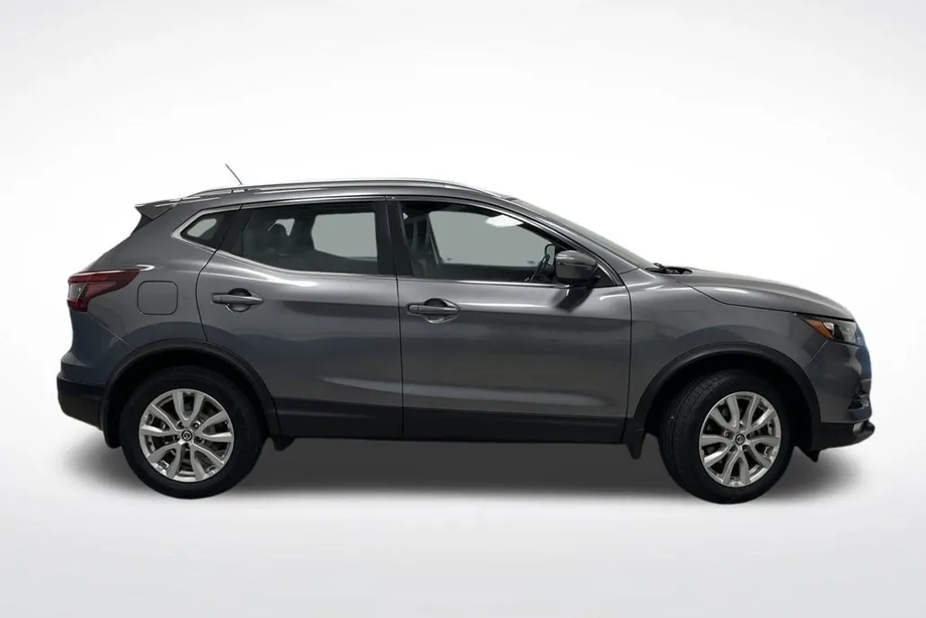 2022 Nissan Rogue Sport SV photo 1
