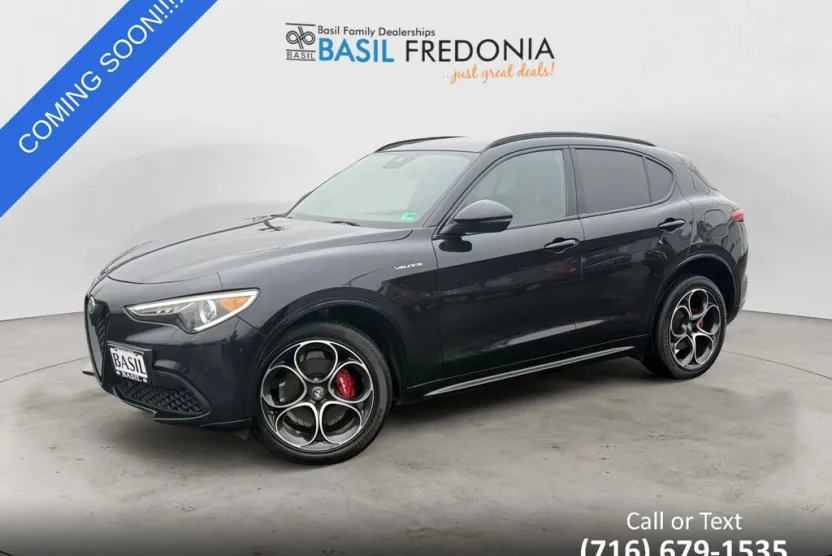 2022 Alfa Romeo Stelvio Ti Sport photo 1