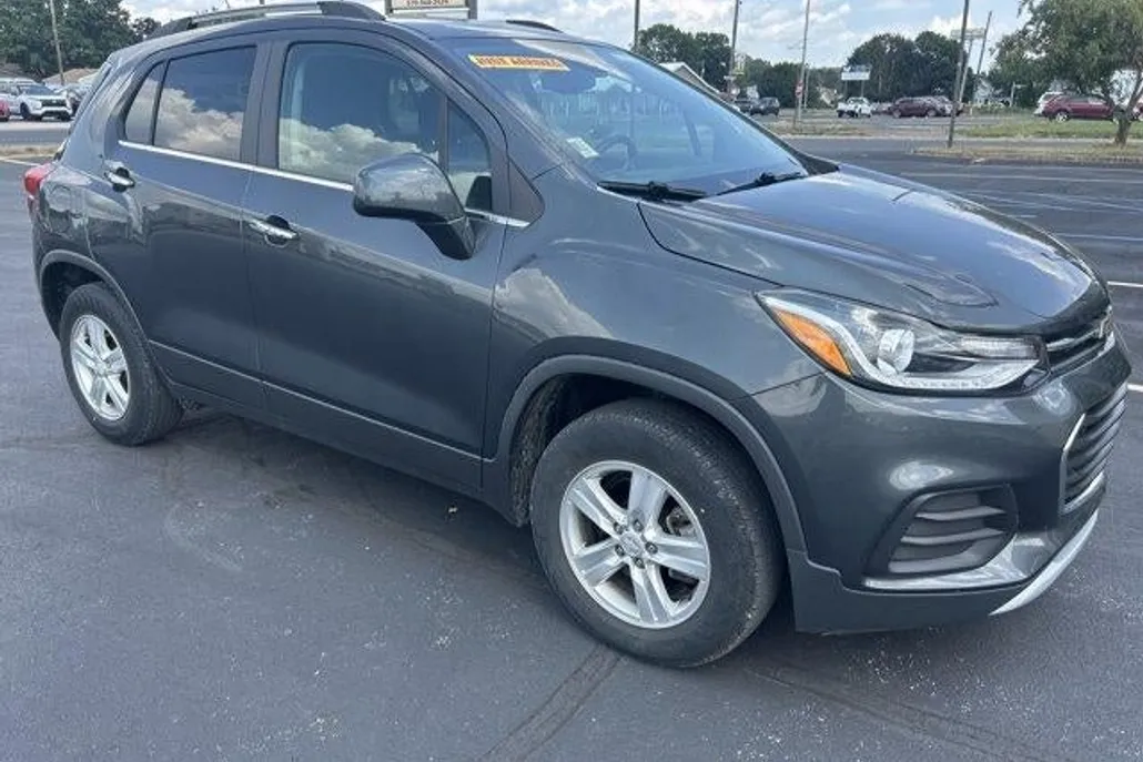 2020 Chevrolet Trax LT photo 1