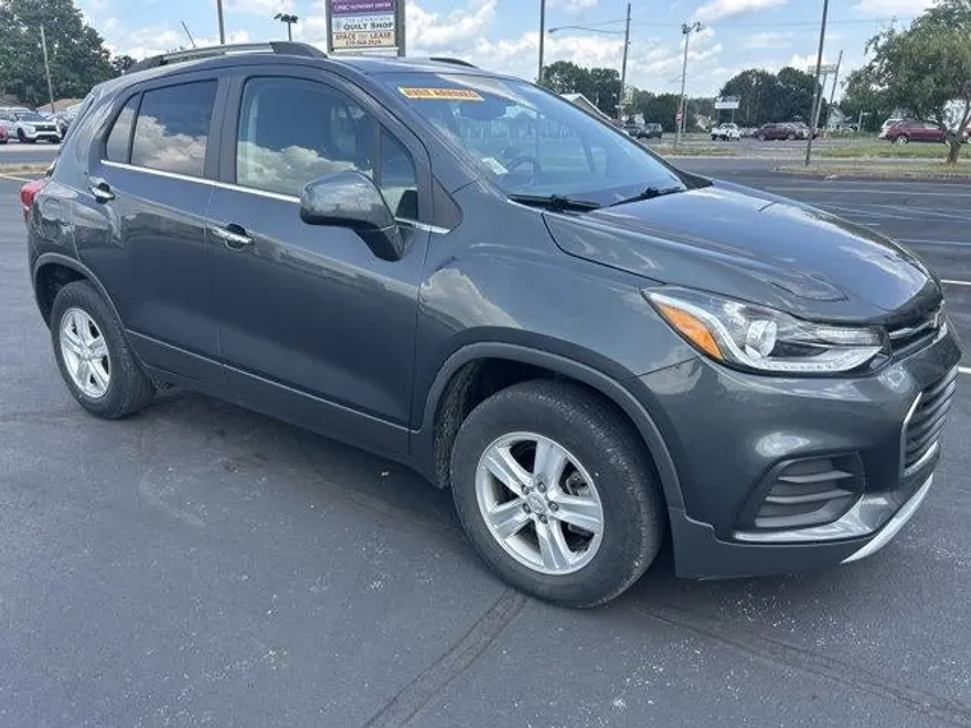 2020 Chevrolet Trax LT photo 1