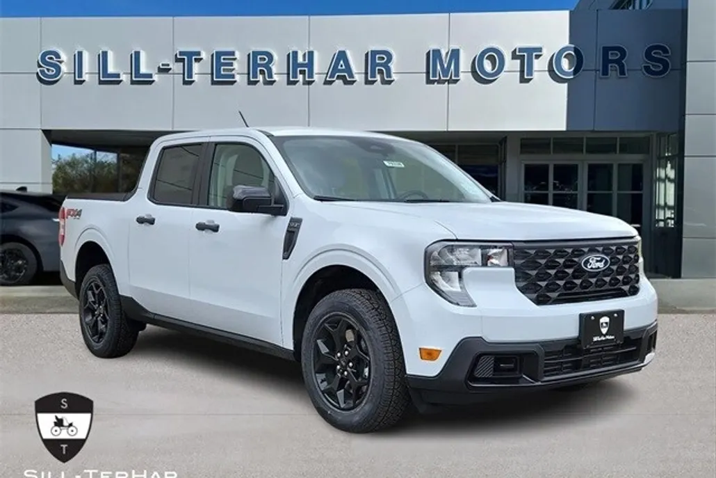 2025 Ford Maverick XLT photo 1