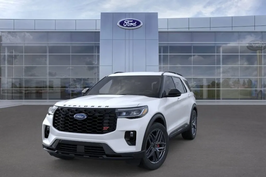 2025 Ford Explorer ST photo 1