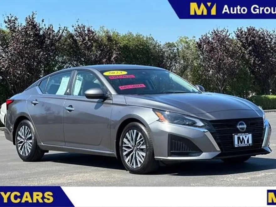 2023 Nissan Altima 2.5 SV photo 1