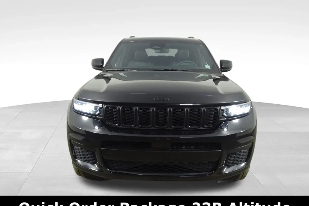 2024 Jeep Grand Cherokee Altitude photo 1