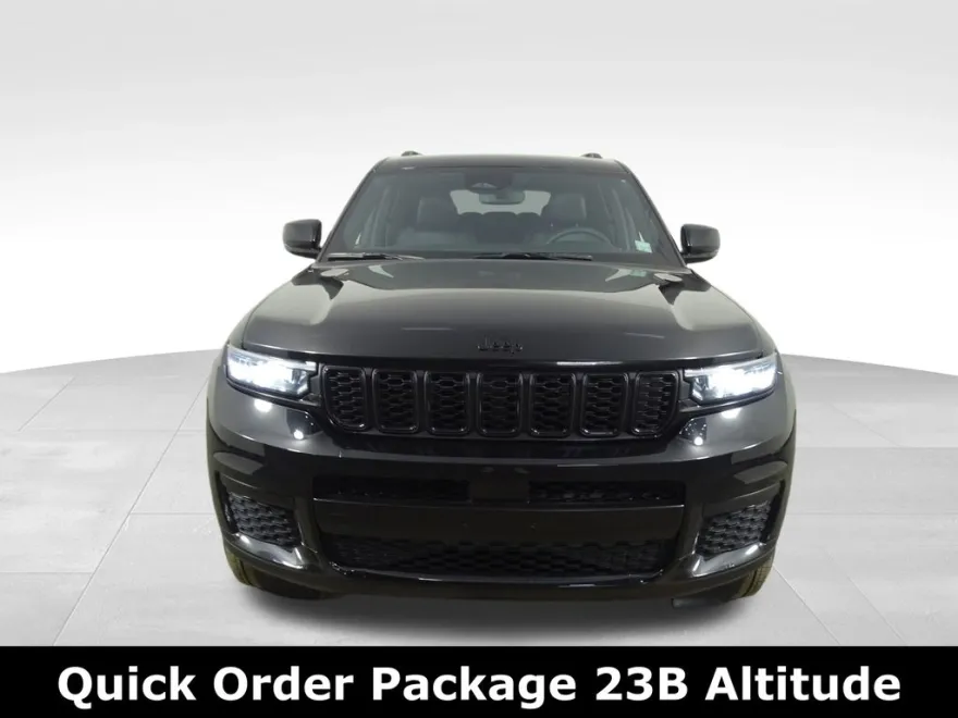 2024 Jeep Grand Cherokee Altitude photo 1