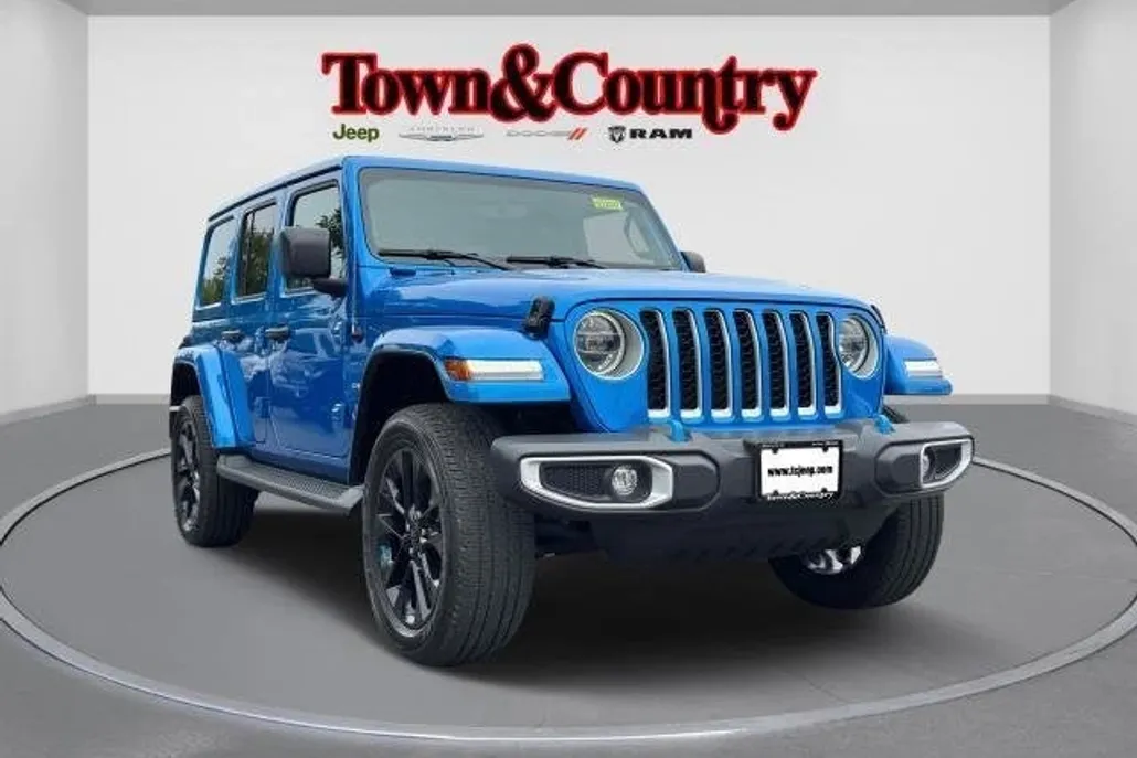 2022 Jeep Wrangler 4xe Unlimited Sahara photo 1