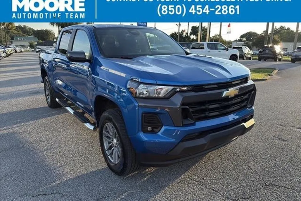 2023 Chevrolet Colorado LT photo 1