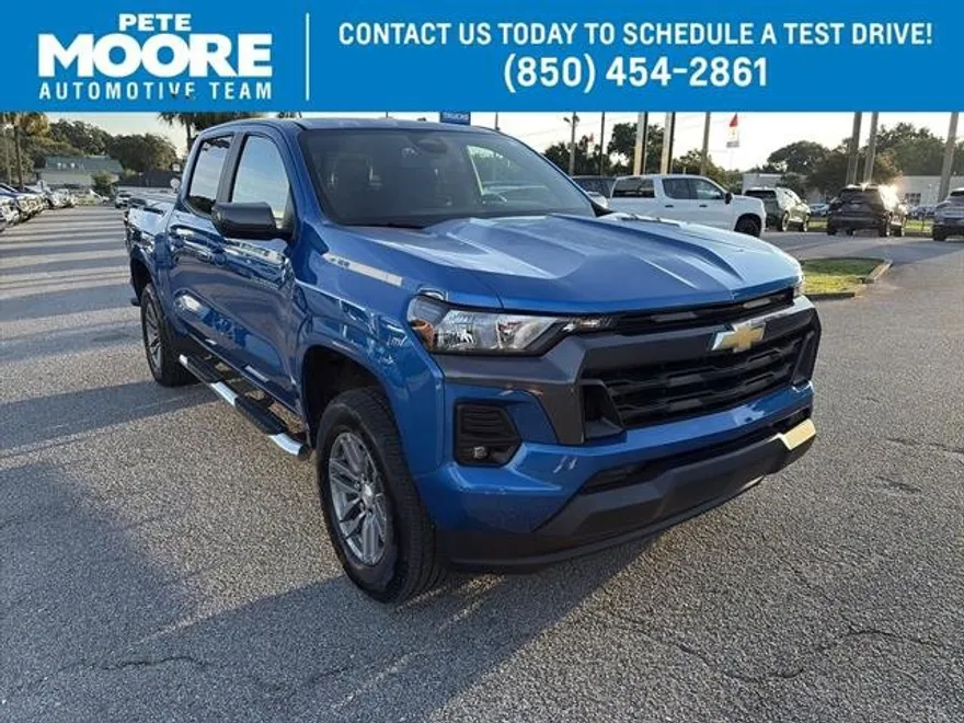 2023 Chevrolet Colorado LT photo 1