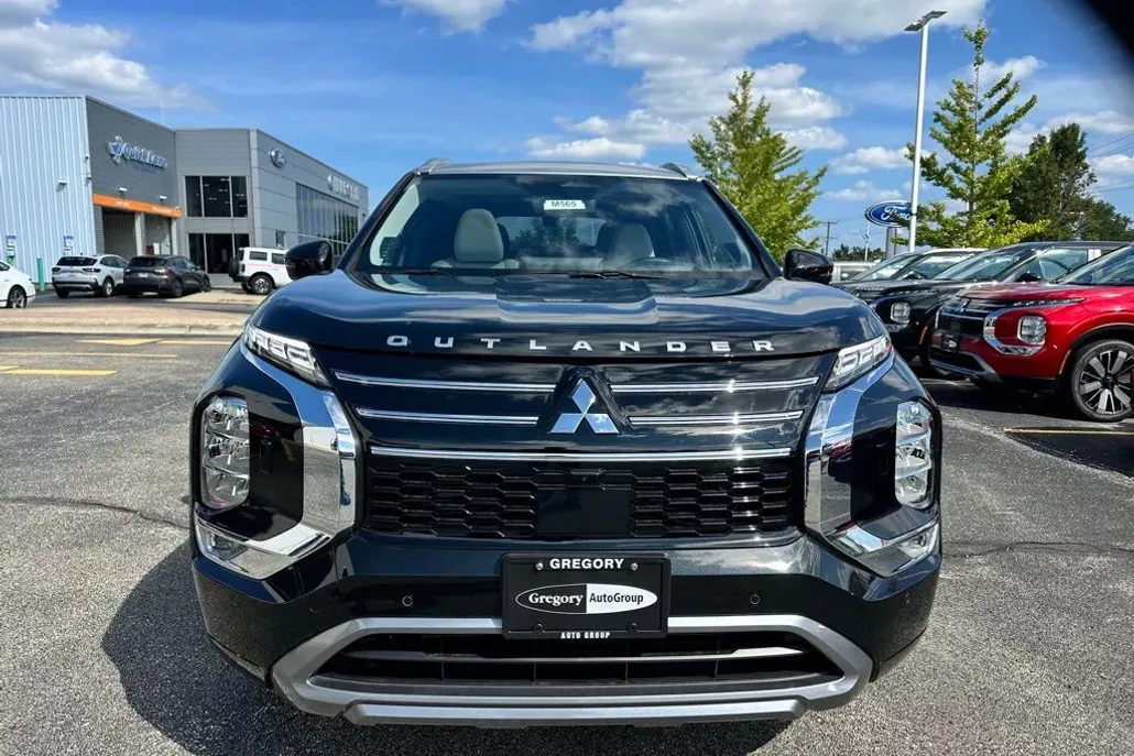 2025 Mitsubishi Outlander Platinum 2.5 S-AWC photo 1