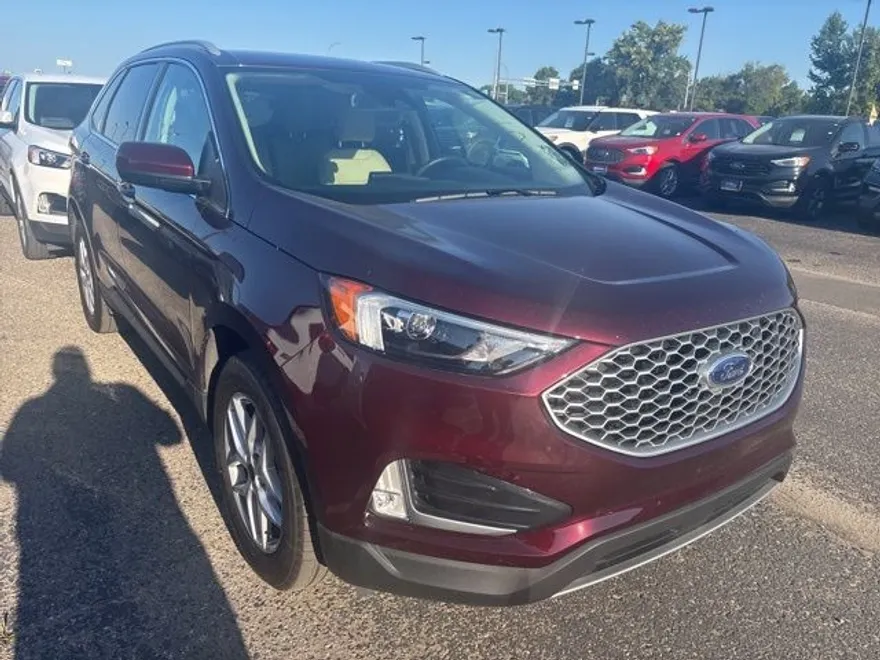 2024 Ford Edge SEL photo 1
