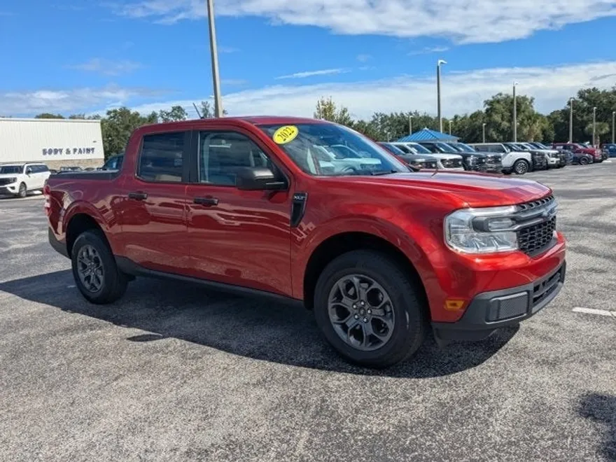 2022 Ford Maverick XLT photo 1